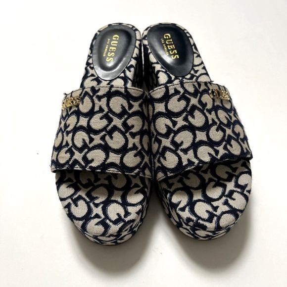NWOB GUESS Monogram Denim Logo Platform Slides Sandals Size 10M Blue Beige - Picture 3 of 8